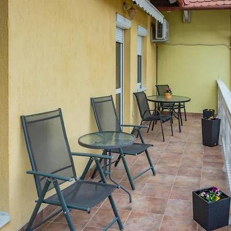 Huerkecz Apartmanhaz Lägenhet Hévíz