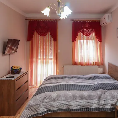 Huerkecz Apartmanhaz * Hévíz