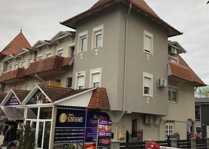 Huerkecz Apartmanhaz アパート ヘーヴィーズ