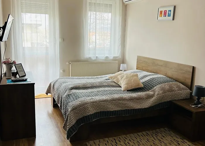 アパート Huerkecz Apartmanhaz *