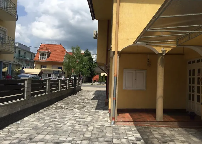 Апартаменты Huerkecz Apartmanhaz Хевиз