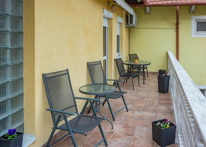 Huerkecz Apartmanhaz Апартаменты Хевиз